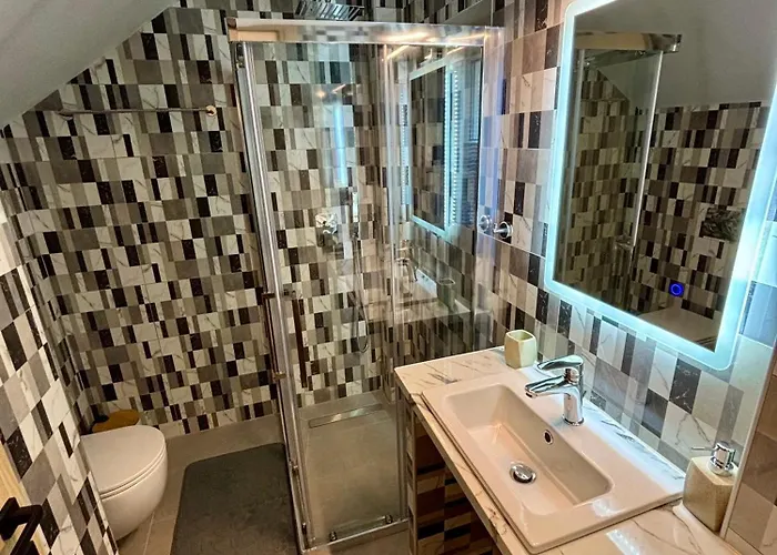 Haus Viktoria 4 3* לימנאס